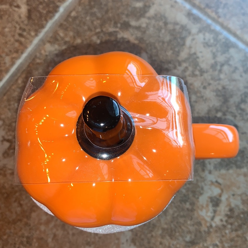 Rae Dunn “Pumpkin Latte” Mug with lid - Picture 2 of 4